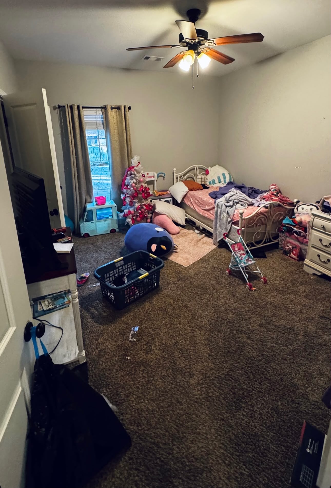 Bedroom Deep Clean before cleaning