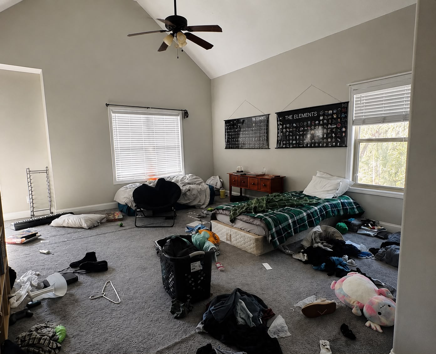Kids' Bedroom Cleanup before cleaning